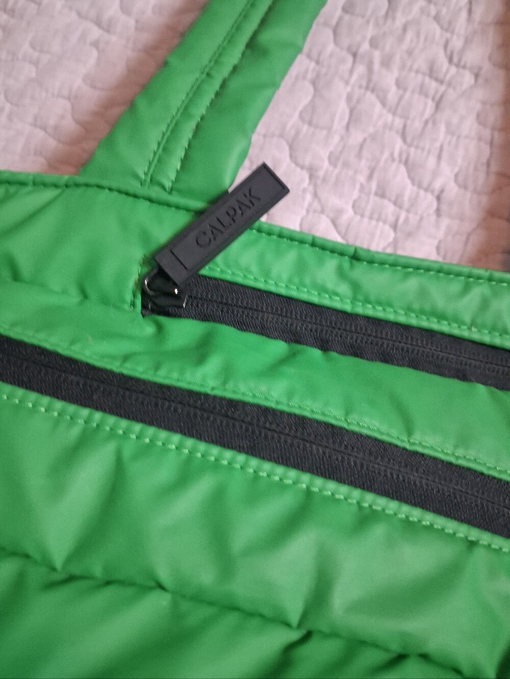 Calpak Luka Expandable Laptop Tote Green Carry On Shoulder Bag Travel School - Picture 4 of 10